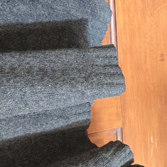 Vintage Polo Ralph Lauren Alpaca Blend Gray V-Neck Sweater Suede Elbow Patches - Picture 5 of 6